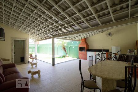 Casa de condomínio à venda com 250m², 3 quartos e 5 vagasÁrea de Lazer