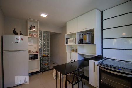 Casa de condomínio à venda com 250m², 3 quartos e 5 vagasCozinha