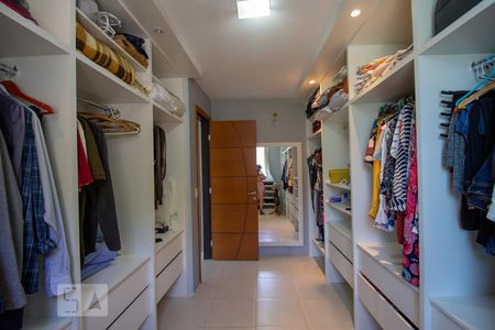 Casa de condomínio à venda com 250m², 3 quartos e 5 vagasCloset da Suíte 3