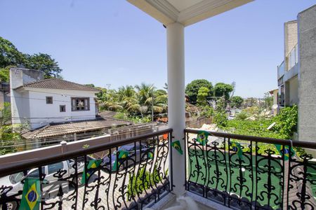 Casa de condomínio à venda com 250m², 3 quartos e 5 vagasVaranda da Suíte 3