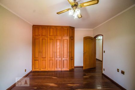 Casa à venda com 700m², 5 quartos e 6 vagasSuíte 2