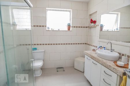 Casa para alugar com 120m², 4 quartos e 6 vagas Casa para alugar com 120m², 4 quartos e 6 vagasBanheiro Social