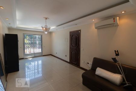 Casa à venda com 4 quartos, 250m² em Vila Palmeiras, São Paulo