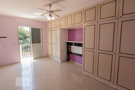 Suíte de casa à venda com 4 quartos, 250m² em Vila Palmeiras, São Paulo