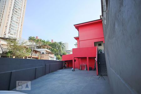Casa à venda com 300m², 3 quartos e 8 vagas Casa à venda com 300m², 3 quartos e 8 vagasGaragem