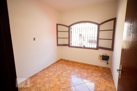 Casa à venda com 300m², 3 quartos e 8 vagas Casa à venda com 300m², 3 quartos e 8 vagasQuarto 2