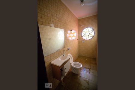 Casa à venda com 300m², 3 quartos e 8 vagas Casa à venda com 300m², 3 quartos e 8 vagasBanheiro Social