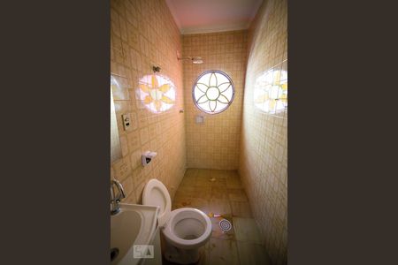 Casa à venda com 300m², 3 quartos e 8 vagas Casa à venda com 300m², 3 quartos e 8 vagasBanheiro Social