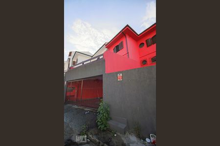 Casa à venda com 300m², 3 quartos e 8 vagas Casa à venda com 300m², 3 quartos e 8 vagasFachada Casa