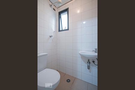 Apartamento para alugar com 105m², 3 quartos e 2 vagas Apartamento para alugar com 105m², 3 quartos e 2 vagasBanheiro da Suite de serviço