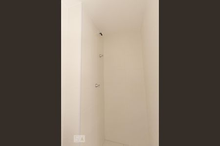 Apartamento à venda com 32m², 2 quartos e sem vaga Apartamento à venda com 32m², 2 quartos e sem vagaBanheiro