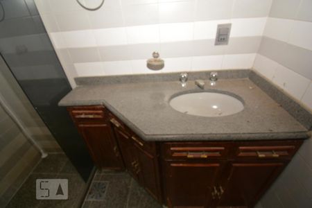 Casa à venda com 315m², 4 quartos e 1 vagaBanheiro da Suíte 2