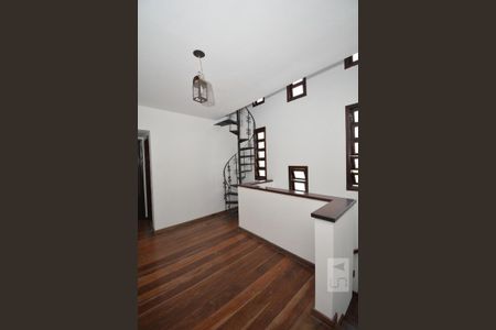 Casa à venda com 315m², 4 quartos e 1 vagaHall dos Quartos