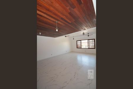 Casa à venda com 315m², 4 quartos e 1 vagaSala
