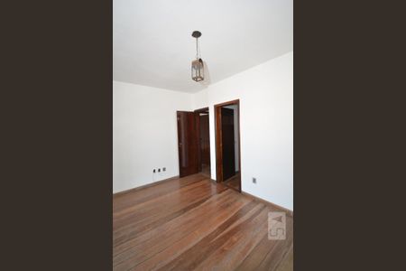 Casa à venda com 315m², 4 quartos e 1 vagaSuíte 1