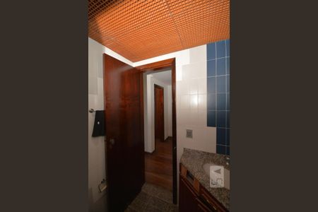 Casa à venda com 315m², 4 quartos e 1 vagaBanheiro