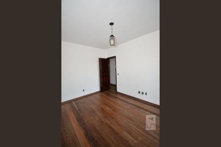 Casa à venda com 315m², 4 quartos e 1 vagaQuarto 4