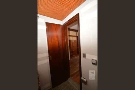 Casa à venda com 315m², 4 quartos e 1 vagaBanheiro da Suíte 2