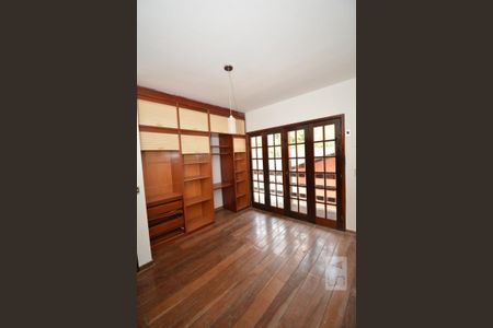 Casa à venda com 315m², 4 quartos e 1 vagaSuíte 2