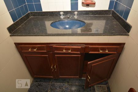 Casa à venda com 315m², 4 quartos e 1 vagaLavabo