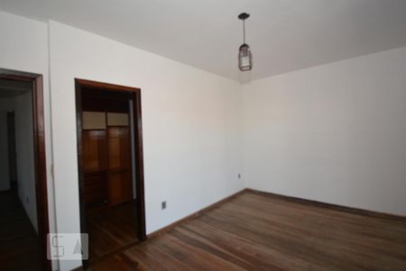 Casa à venda com 315m², 4 quartos e 1 vagaSuíte 1