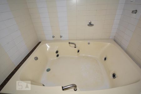 Casa à venda com 315m², 4 quartos e 1 vagaBanheiro da Suite 1 - Banheira