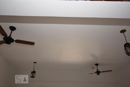 Casa à venda com 315m², 4 quartos e 1 vagaSala - Ventiladores