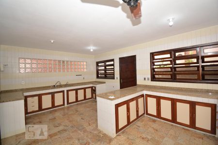 Casa à venda com 315m², 4 quartos e 1 vagaCozinha