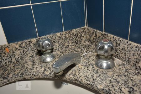 Casa à venda com 315m², 4 quartos e 1 vagaBanheiro - Torneira