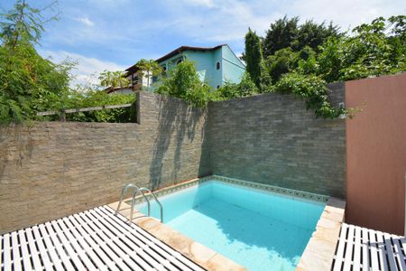 Piscina de casa à venda com 4 quartos, 315m² em Vila Valqueire, Rio de Janeiro