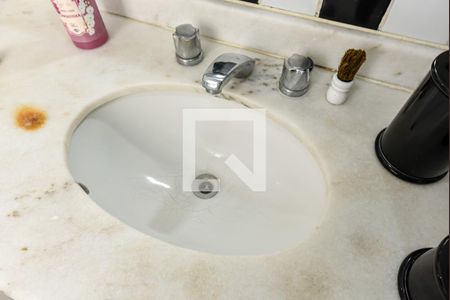 Apartamento à venda com 200m², 3 quartos e 1 vagaBanheiro da Suíte