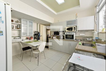 Apartamento à venda com 200m², 3 quartos e 1 vagaCozinha