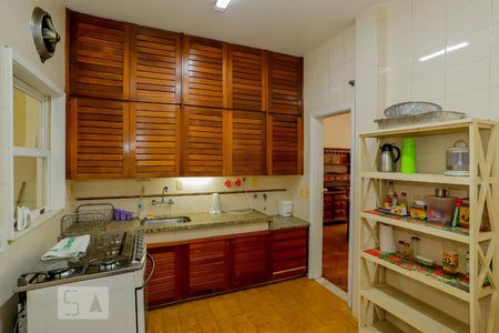 Apartamento à venda com 193m², 5 quartos e 1 vagaCozinha 