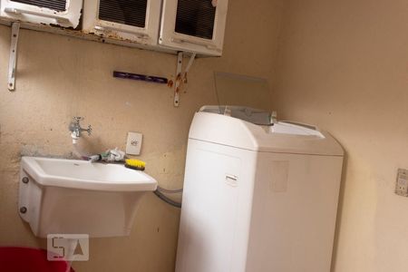 Casa à venda com 259m², 9 quartos e sem vaga Casa à venda com 259m², 9 quartos e sem vagaLavanderia Equipada