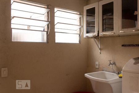 Casa à venda com 259m², 9 quartos e sem vaga Casa à venda com 259m², 9 quartos e sem vagaLavanderia