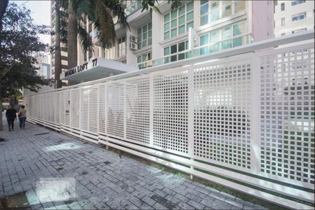 Apartamento para alugar com 50m², 1 quarto e 1 vaga Apartamento para alugar com 50m², 1 quarto e 1 vagaFachada