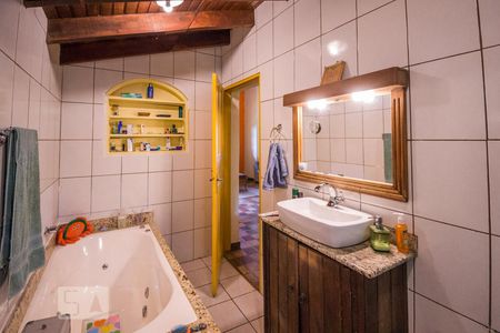 Casa de condomínio à venda com 120m², 2 quartos e 2 vagasBanheiro