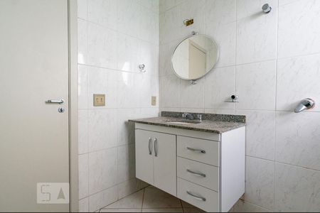 Casa à venda com 320m², 3 quartos e 3 vagasBanheiro da Suíte 1