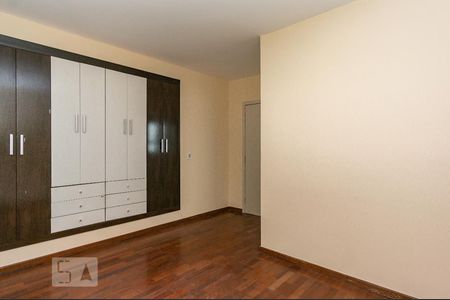 Casa à venda com 320m², 3 quartos e 3 vagasSuíte 1