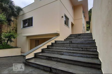 Casa à venda com 320m², 3 quartos e 3 vagasFachada