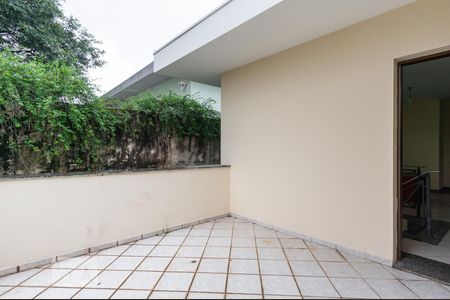 Casa à venda com 320m², 3 quartos e 3 vagasVaranda