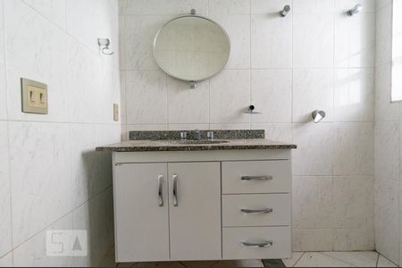 Casa à venda com 320m², 3 quartos e 3 vagasBanheiro da Suíte 1