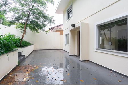 Casa à venda com 320m², 3 quartos e 3 vagasQuintal