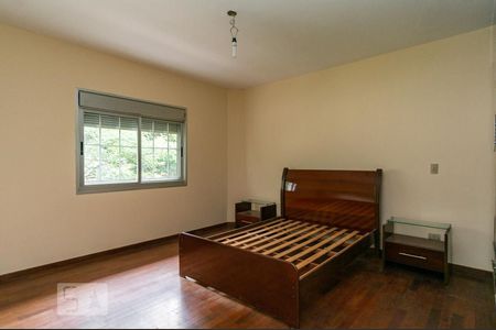 Casa à venda com 320m², 3 quartos e 3 vagasSuíte 2