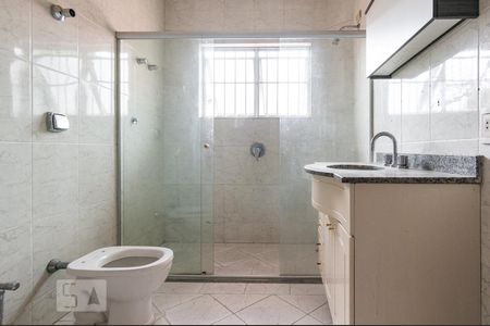 Casa à venda com 320m², 3 quartos e 3 vagasBanheiro da Suíte 3