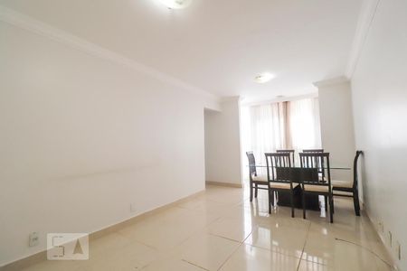 Sala de apartamento para alugar com 3 quartos, 84m² em Setor Urias Magalhães, Goiânia
