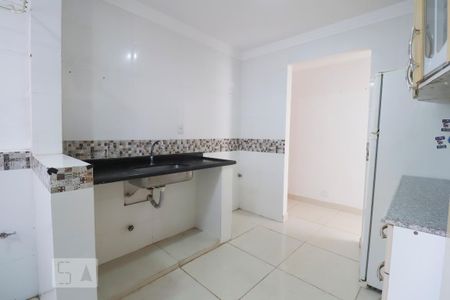 Cozinha de apartamento para alugar com 3 quartos, 84m² em Setor Urias Magalhães, Goiânia