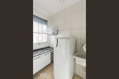 Cozinha de kitnet/studio para alugar com 1 quarto, 18m² em Vila Butantã, São Paulo
