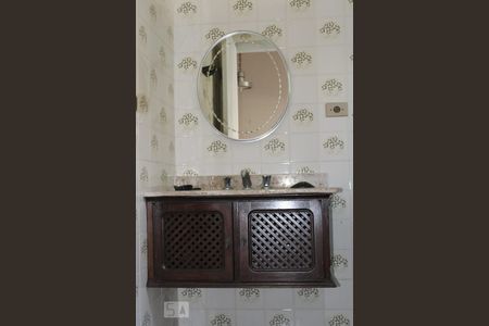 Casa para alugar com 280m², 4 quartos e 2 vagasQuarto Suíte 1 banheiro 