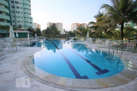 Apartamento à venda com 77m², 2 quartos e 1 vagaÁrea comum - Piscina